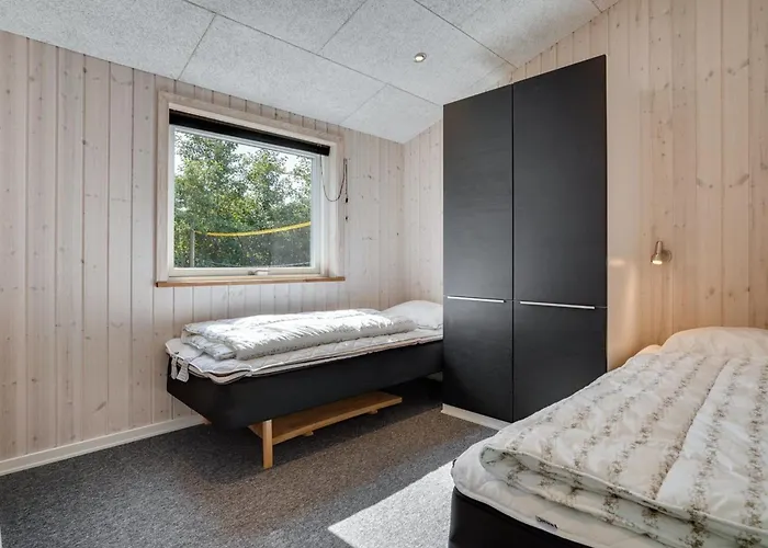 Holiday home Siegfried - 500m From The Sea By Interhome *